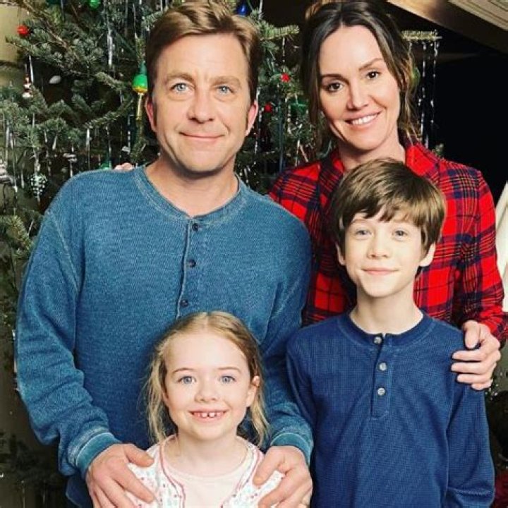 Erinn Hayes Biography, Age, Height, Husband, Net Worth, Family