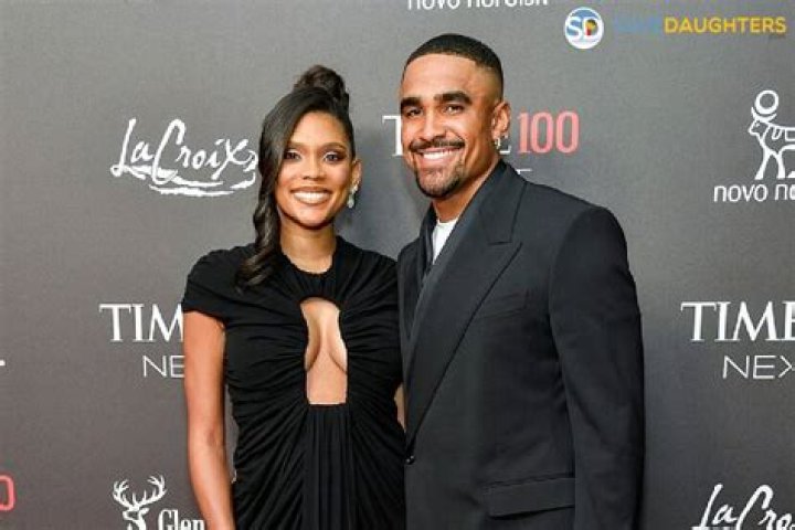 Jalen Hurts Biography, Age, Height, Wife, Net Worth, Family