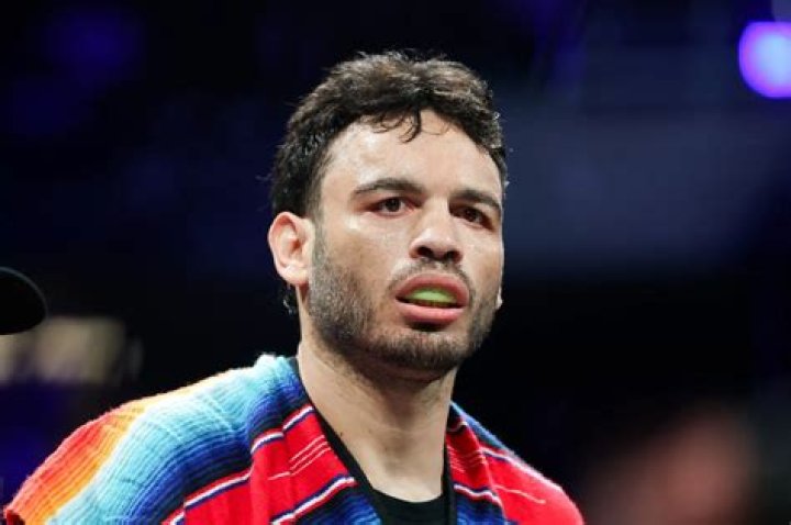 Julio César Chávez Jr. biografía, edad, altura, esposo, net worth, familia